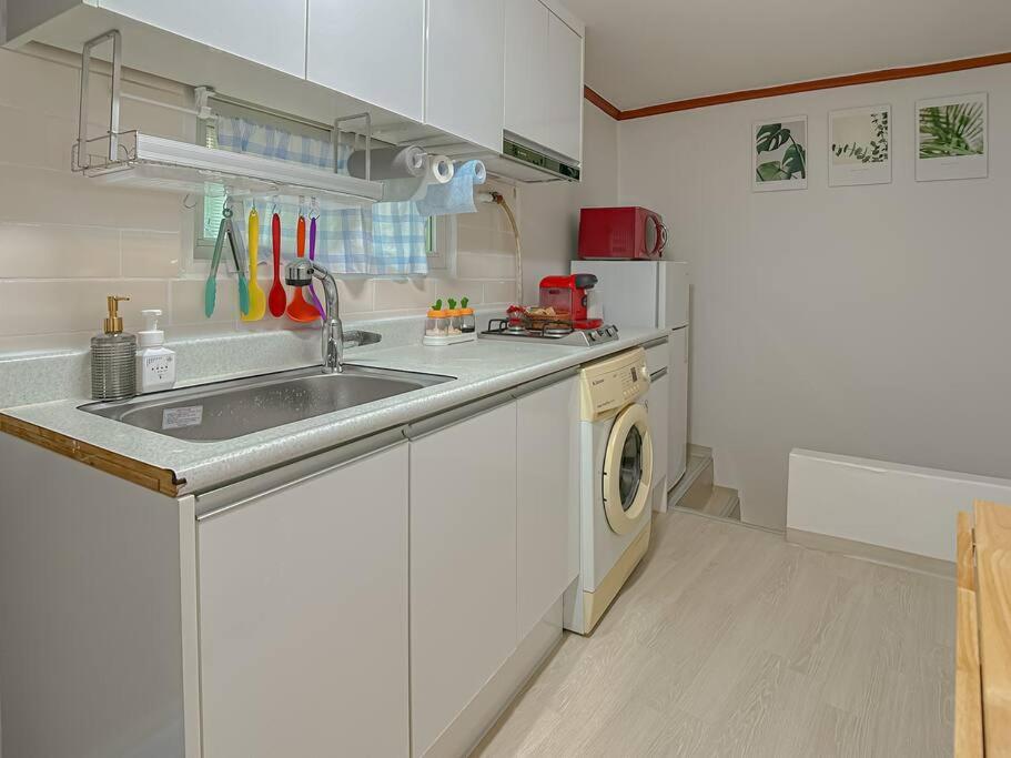 Blue House Villa Сеул Екстериор снимка